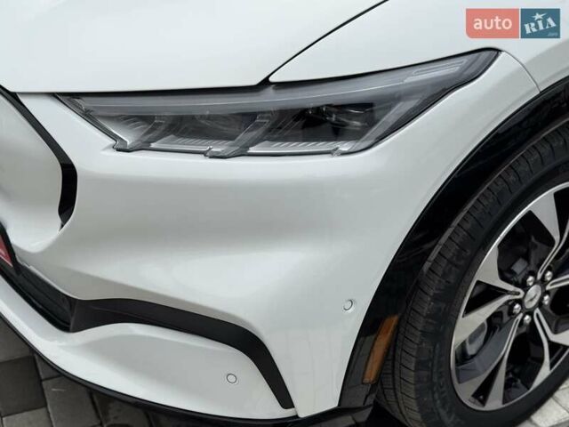 Білий Форд Mustang Mach-E, об'ємом двигуна 0 л та пробігом 34 тис. км за 29500 $, фото 10 на Automoto.ua