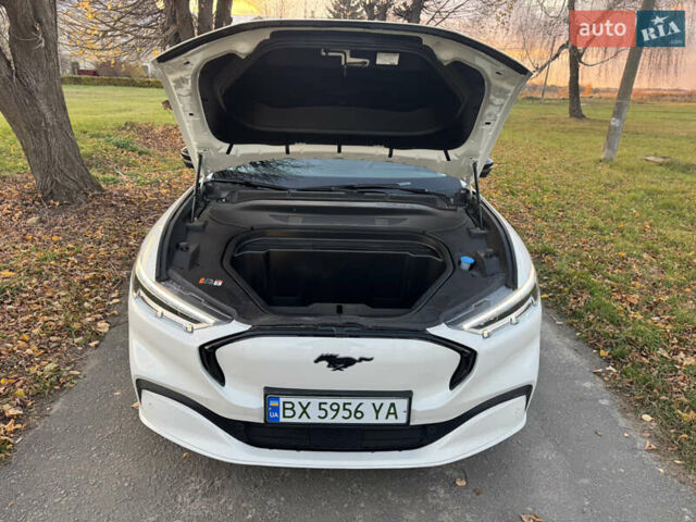 Білий Форд Mustang Mach-E, об'ємом двигуна 0 л та пробігом 39 тис. км за 25500 $, фото 9 на Automoto.ua
