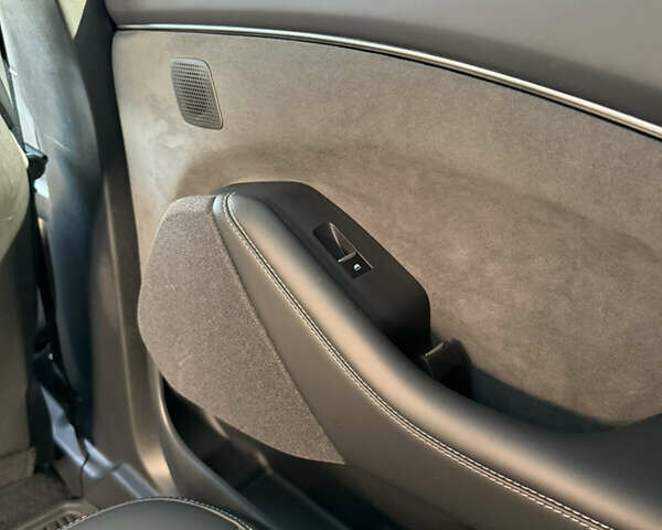 Белый Форд Mustang Mach-E, объемом двигателя 0 л и пробегом 23 тыс. км за 42700 $, фото 71 на Automoto.ua