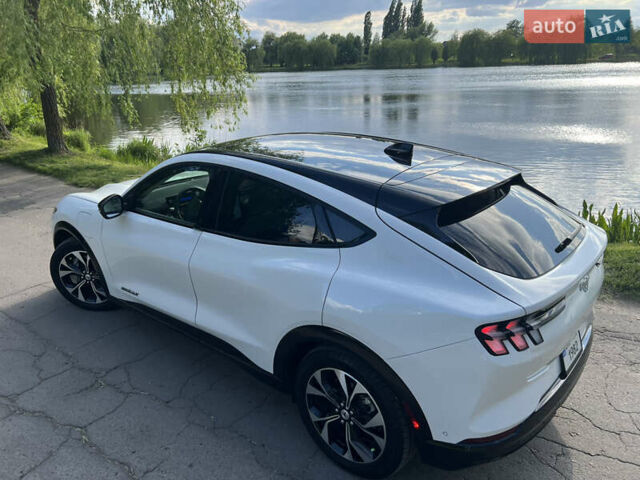 Белый Форд Mustang Mach-E, объемом двигателя 0 л и пробегом 19 тыс. км за 30900 $, фото 10 на Automoto.ua