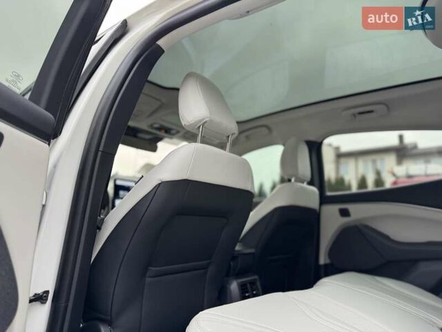 Білий Форд Mustang Mach-E, об'ємом двигуна 0 л та пробігом 34 тис. км за 29500 $, фото 16 на Automoto.ua