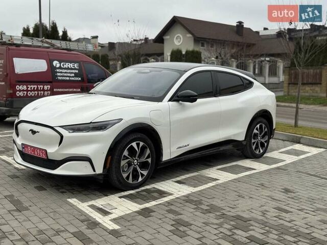 Білий Форд Mustang Mach-E, об'ємом двигуна 0 л та пробігом 34 тис. км за 29500 $, фото 3 на Automoto.ua