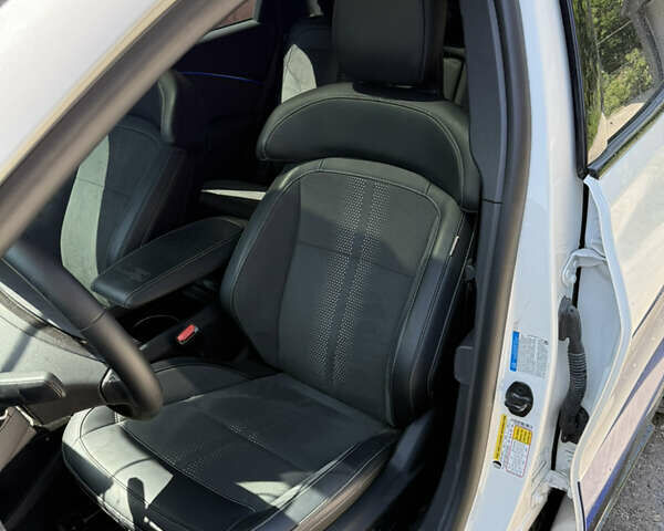 Білий Форд Mustang Mach-E, об'ємом двигуна 0 л та пробігом 25 тис. км за 21700 $, фото 25 на Automoto.ua