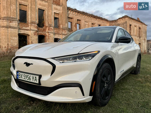 Білий Форд Mustang Mach-E, об'ємом двигуна 0 л та пробігом 39 тис. км за 25500 $, фото 25 на Automoto.ua