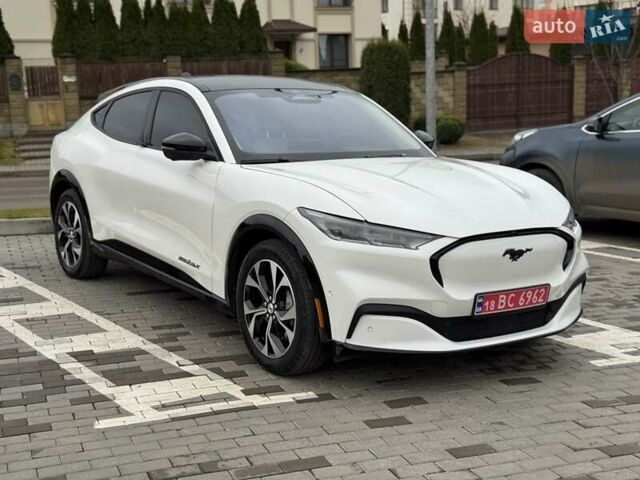 Білий Форд Mustang Mach-E, об'ємом двигуна 0 л та пробігом 34 тис. км за 29500 $, фото 7 на Automoto.ua