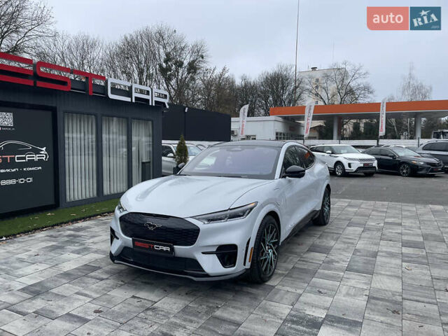 Белый Форд Mustang Mach-E, объемом двигателя 0 л и пробегом 4 тыс. км за 39900 $, фото 3 на Automoto.ua