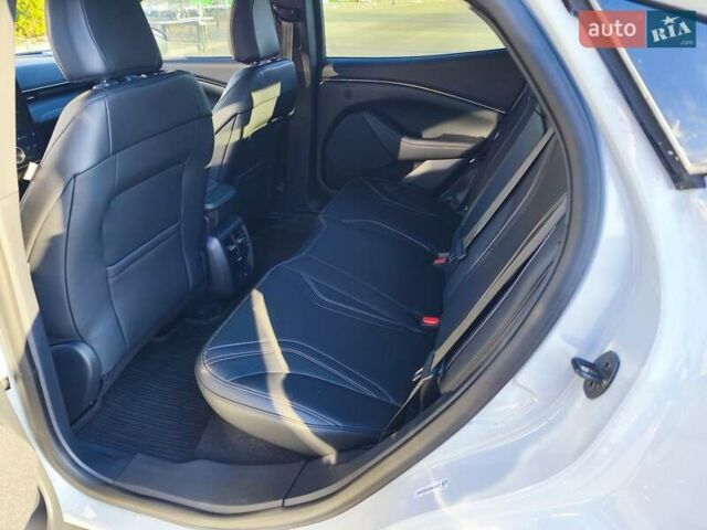 Белый Форд Mustang Mach-E, объемом двигателя 0 л и пробегом 8 тыс. км за 26900 $, фото 11 на Automoto.ua