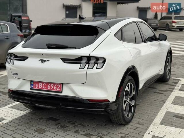 Білий Форд Mustang Mach-E, об'ємом двигуна 0 л та пробігом 34 тис. км за 29500 $, фото 4 на Automoto.ua