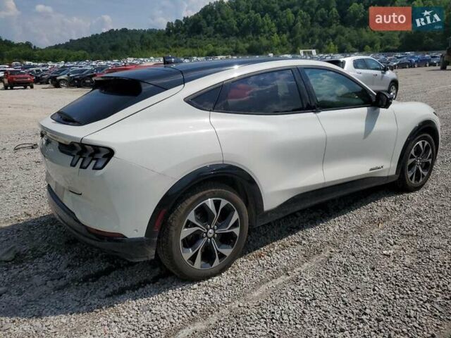 Белый Форд Mustang Mach-E, объемом двигателя 0 л и пробегом 17 тыс. км за 10200 $, фото 1 на Automoto.ua