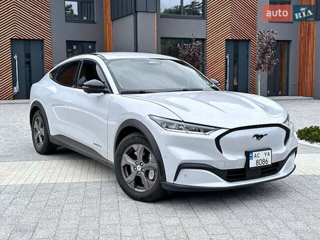 Белый Форд Mustang Mach-E, объемом двигателя 0 л и пробегом 9 тыс. км за 25700 $, фото 1 на Automoto.ua