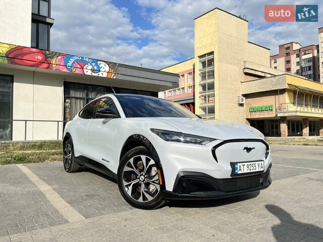 Белый Форд Mustang Mach-E, объемом двигателя 0 л и пробегом 22 тыс. км за 28500 $, фото 6 на Automoto.ua