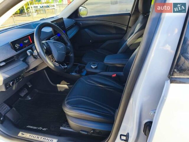 Белый Форд Mustang Mach-E, объемом двигателя 0 л и пробегом 8 тыс. км за 26900 $, фото 9 на Automoto.ua