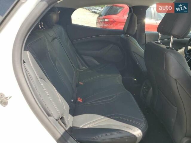 Белый Форд Mustang Mach-E, объемом двигателя 0 л и пробегом 17 тыс. км за 10200 $, фото 9 на Automoto.ua