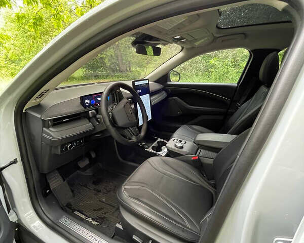 Білий Форд Mustang Mach-E, об'ємом двигуна 0 л та пробігом 14 тис. км за 29800 $, фото 29 на Automoto.ua