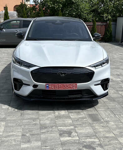 Белый Форд Mustang Mach-E, объемом двигателя 0 л и пробегом 4 тыс. км за 33000 $, фото 6 на Automoto.ua