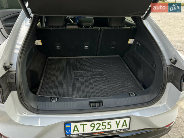Белый Форд Mustang Mach-E, объемом двигателя 0 л и пробегом 22 тыс. км за 28500 $, фото 19 на Automoto.ua