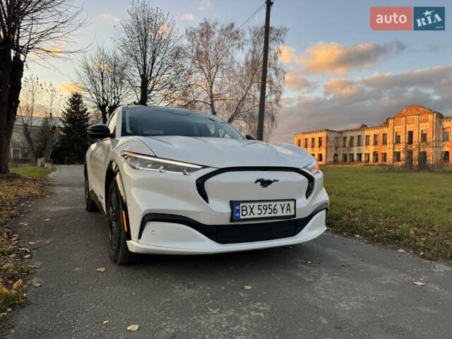 Білий Форд Mustang Mach-E, об'ємом двигуна 0 л та пробігом 39 тис. км за 25500 $, фото 1 на Automoto.ua