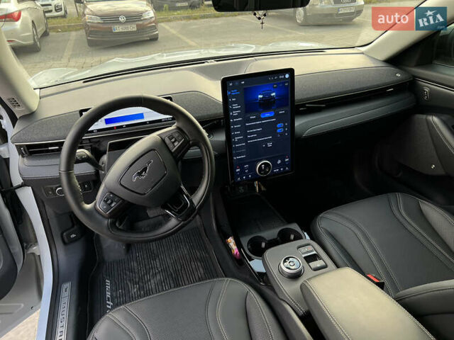 Белый Форд Mustang Mach-E, объемом двигателя 0 л и пробегом 22 тыс. км за 28500 $, фото 15 на Automoto.ua