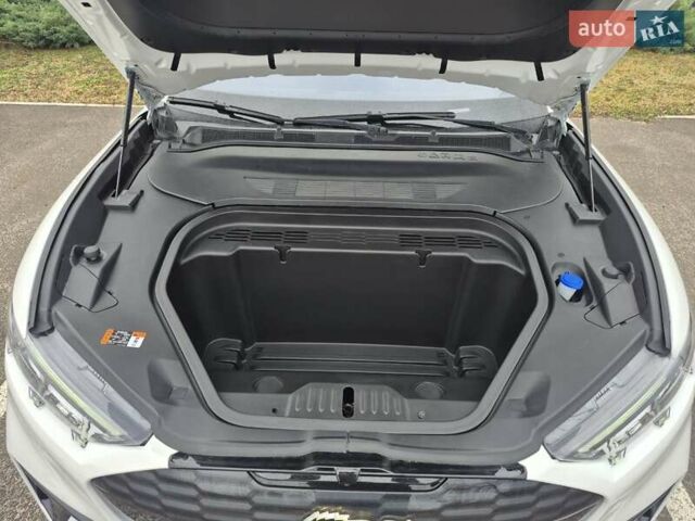 Белый Форд Mustang Mach-E, объемом двигателя 0 л и пробегом 8 тыс. км за 35000 $, фото 15 на Automoto.ua