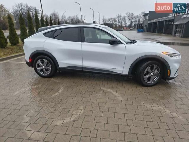 Белый Форд Mustang Mach-E, объемом двигателя 0 л и пробегом 15 тыс. км за 24500 $, фото 3 на Automoto.ua