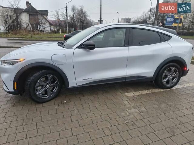 Белый Форд Mustang Mach-E, объемом двигателя 0 л и пробегом 15 тыс. км за 24500 $, фото 7 на Automoto.ua