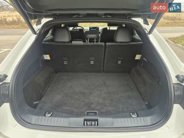 Белый Форд Mustang Mach-E, объемом двигателя 0 л и пробегом 8 тыс. км за 35000 $, фото 13 на Automoto.ua