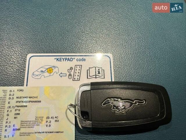 Белый Форд Mustang Mach-E, объемом двигателя 0 л и пробегом 8 тыс. км за 32500 $, фото 19 на Automoto.ua