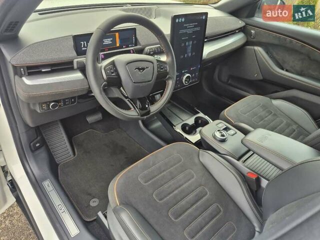 Белый Форд Mustang Mach-E, объемом двигателя 0 л и пробегом 8 тыс. км за 35000 $, фото 16 на Automoto.ua