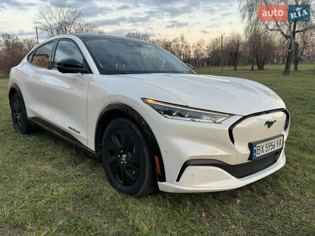 Білий Форд Mustang Mach-E, об'ємом двигуна 0 л та пробігом 39 тис. км за 25500 $, фото 27 на Automoto.ua
