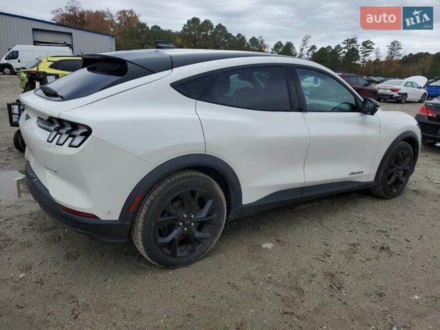 Белый Форд Mustang Mach-E, объемом двигателя 0 л и пробегом 13 тыс. км за 11900 $, фото 2 на Automoto.ua