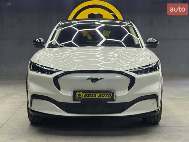 Белый Форд Mustang Mach-E, объемом двигателя 0 л и пробегом 2 тыс. км за 28000 $, фото 1 на Automoto.ua