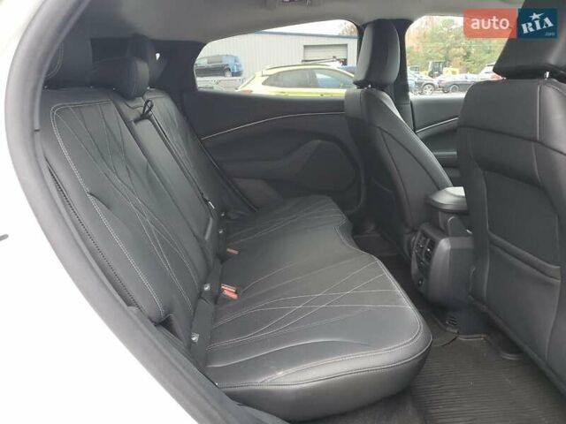 Белый Форд Mustang Mach-E, объемом двигателя 0 л и пробегом 13 тыс. км за 11900 $, фото 10 на Automoto.ua