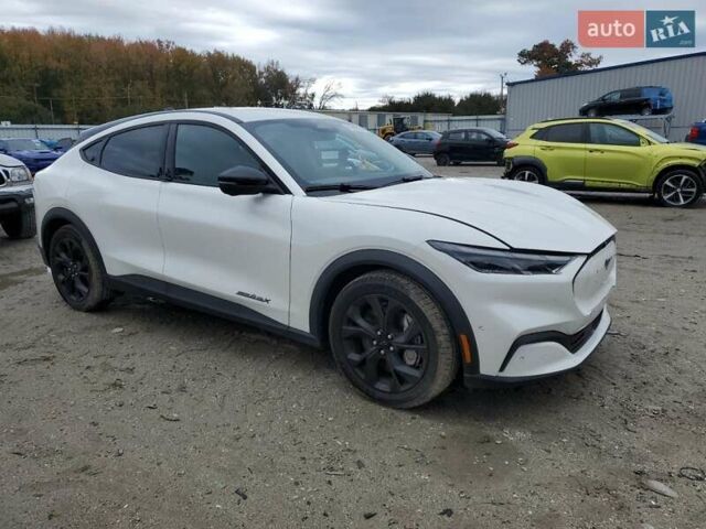 Белый Форд Mustang Mach-E, объемом двигателя 0 л и пробегом 13 тыс. км за 11900 $, фото 3 на Automoto.ua
