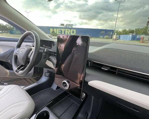 Черный Форд Mustang Mach-E, объемом двигателя 0 л и пробегом 58 тыс. км за 26500 $, фото 11 на Automoto.ua