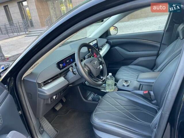 Черный Форд Mustang Mach-E, объемом двигателя 0 л и пробегом 18 тыс. км за 28800 $, фото 1 на Automoto.ua
