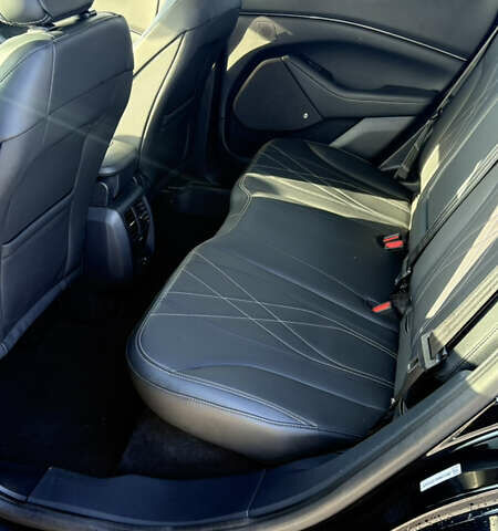 Черный Форд Mustang Mach-E, объемом двигателя 0 л и пробегом 118 тыс. км за 23000 $, фото 16 на Automoto.ua