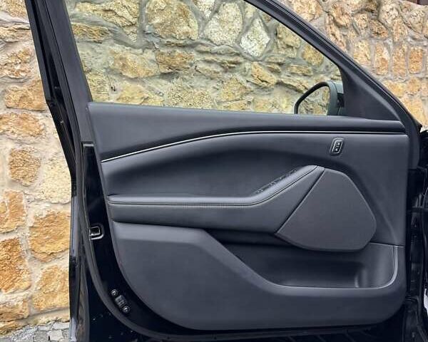 Чорний Форд Mustang Mach-E, об'ємом двигуна 0 л та пробігом 171 тис. км за 22700 $, фото 61 на Automoto.ua