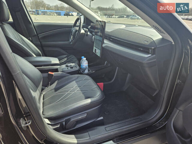 Черный Форд Mustang Mach-E, объемом двигателя 0 л и пробегом 36 тыс. км за 22500 $, фото 8 на Automoto.ua