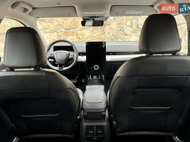 Чорний Форд Mustang Mach-E, об'ємом двигуна 0 л та пробігом 171 тис. км за 22700 $, фото 49 на Automoto.ua