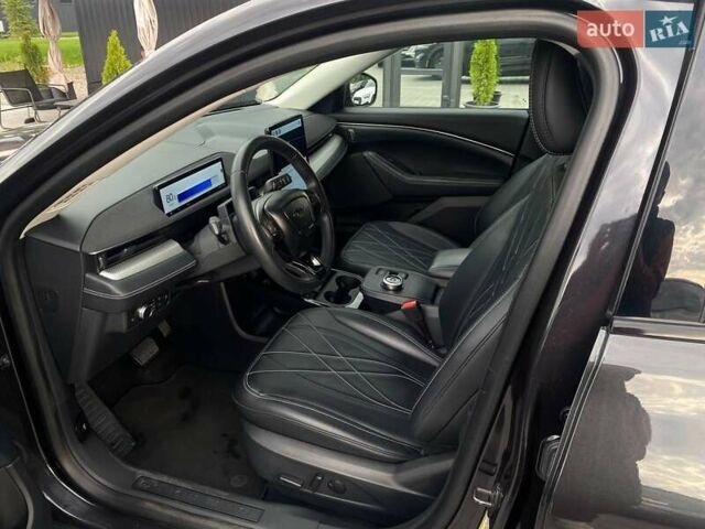 Чорний Форд Mustang Mach-E, об'ємом двигуна 0 л та пробігом 49 тис. км за 26790 $, фото 11 на Automoto.ua
