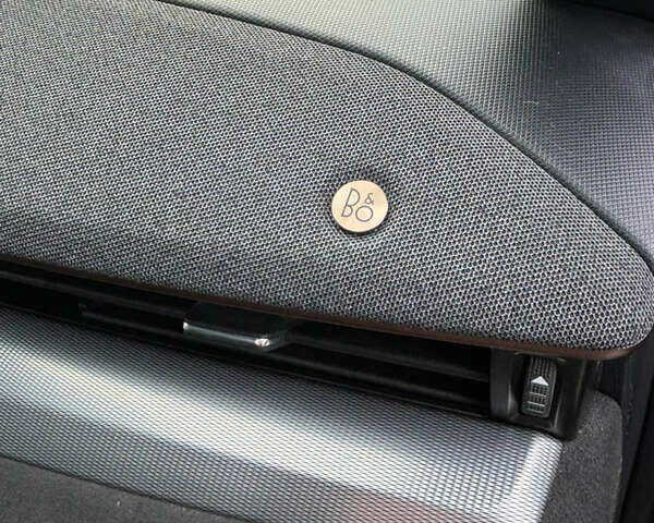 Чорний Форд Mustang Mach-E, об'ємом двигуна 0 л та пробігом 77 тис. км за 32000 $, фото 12 на Automoto.ua