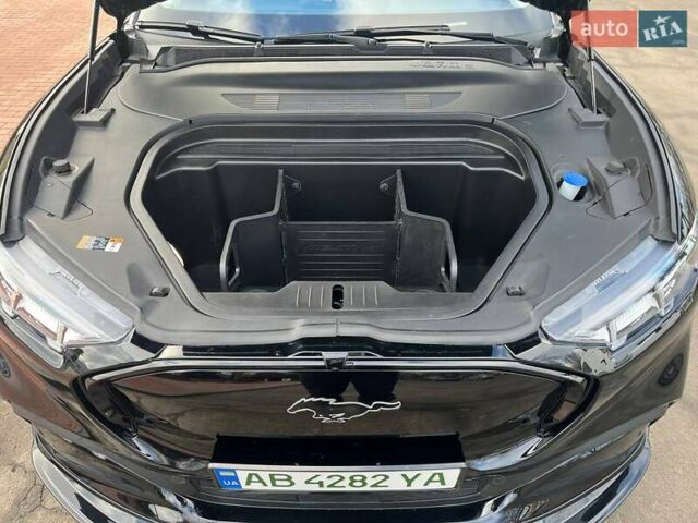 Черный Форд Mustang Mach-E, объемом двигателя 0 л и пробегом 46 тыс. км за 26900 $, фото 8 на Automoto.ua
