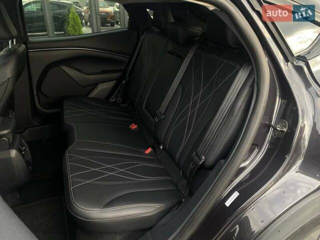 Чорний Форд Mustang Mach-E, об'ємом двигуна 0 л та пробігом 49 тис. км за 26790 $, фото 21 на Automoto.ua