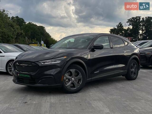 Черный Форд Mustang Mach-E, объемом двигателя 0 л и пробегом 49 тыс. км за 29990 $, фото 3 на Automoto.ua