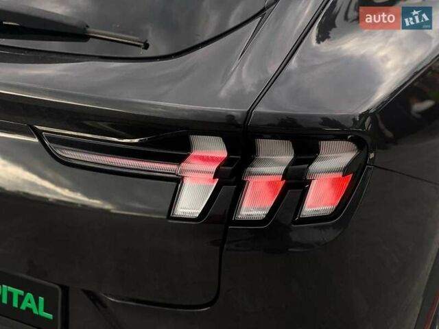 Черный Форд Mustang Mach-E, объемом двигателя 0 л и пробегом 49 тыс. км за 27000 $, фото 7 на Automoto.ua