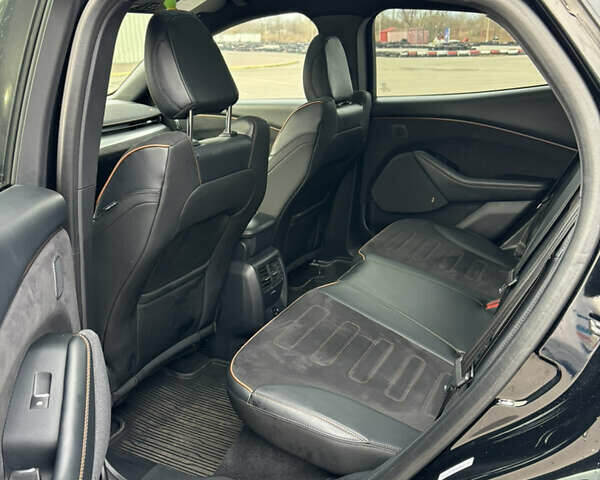 Чорний Форд Mustang Mach-E, об'ємом двигуна 0 л та пробігом 77 тис. км за 32000 $, фото 15 на Automoto.ua