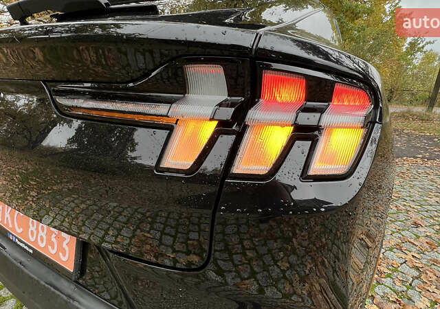 Черный Форд Mustang Mach-E, объемом двигателя 0 л и пробегом 72 тыс. км за 22350 $, фото 13 на Automoto.ua