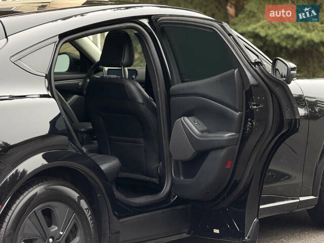 Чорний Форд Mustang Mach-E, об'ємом двигуна 0 л та пробігом 98 тис. км за 25900 $, фото 41 на Automoto.ua