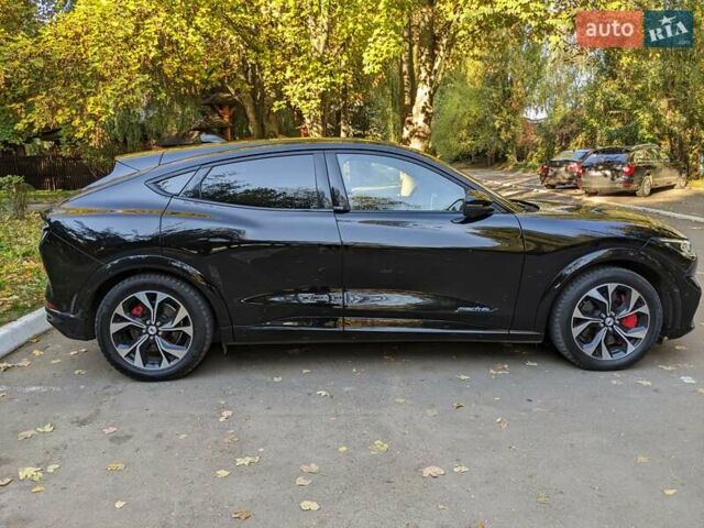Черный Форд Mustang Mach-E, объемом двигателя 0 л и пробегом 65 тыс. км за 28000 $, фото 1 на Automoto.ua
