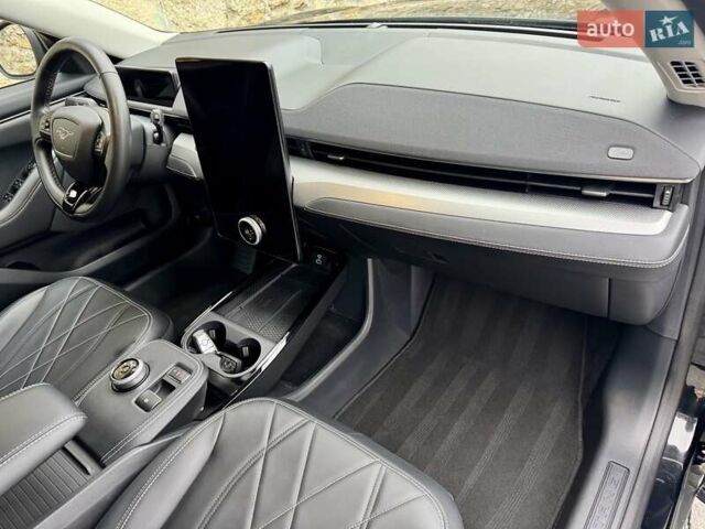 Чорний Форд Mustang Mach-E, об'ємом двигуна 0 л та пробігом 171 тис. км за 22700 $, фото 30 на Automoto.ua